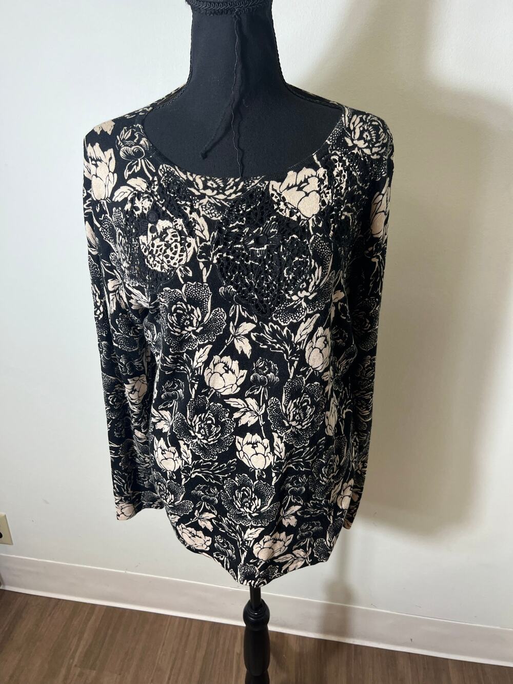 Leo & Ugo Floal Long Sleeve Knit Top Sz 5